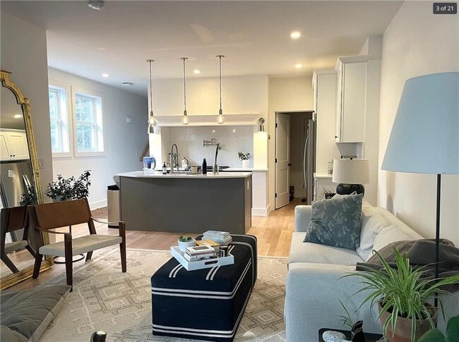 Building Photo - 137 Almy St