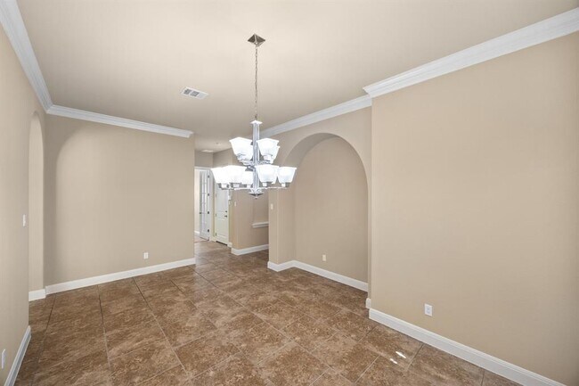 Building Photo - 4004 Gloucester Dr