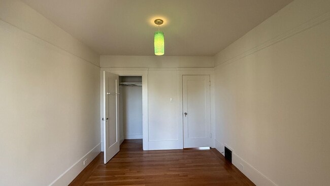 Building Photo - DREAM HOME! Spacious 3 BR + Sunroom/ 1.5 BA  in the Richmond area- AMSI