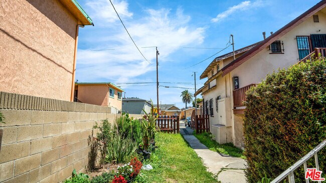 Building Photo - 1423 Martin Luther King Jr Ave