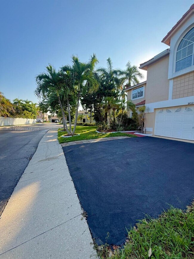 Building Photo - 1450 NW 129th Ave
