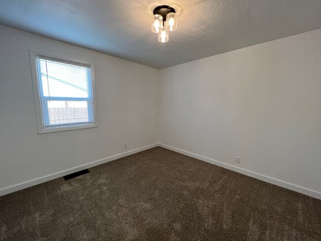 Building Photo - 545be