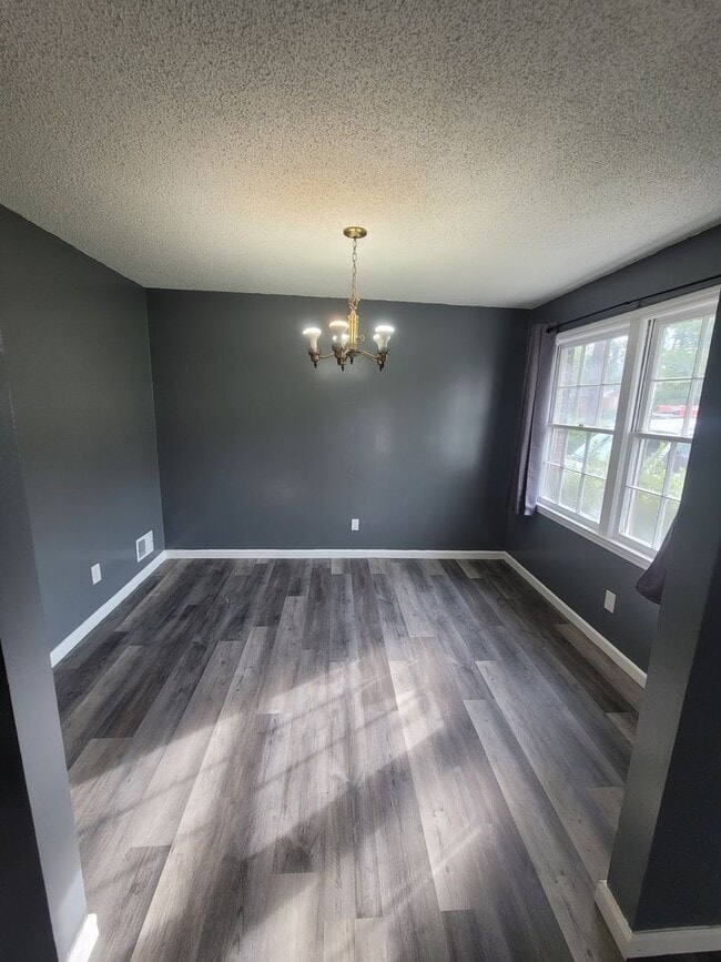 Building Photo - North Columbia