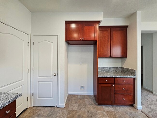 Building Photo - 8 Halsey Pl