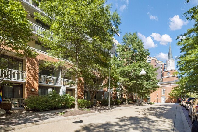 Building Photo - The Hartford | 2 Bed | 2 Bath | 1,100 Sf | 1 Private Balcony | 1 Garage Parking