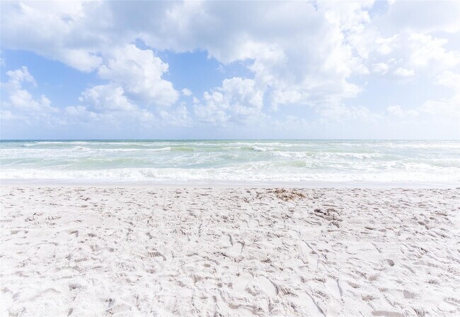 Building Photo - 401 Golden Isles Dr