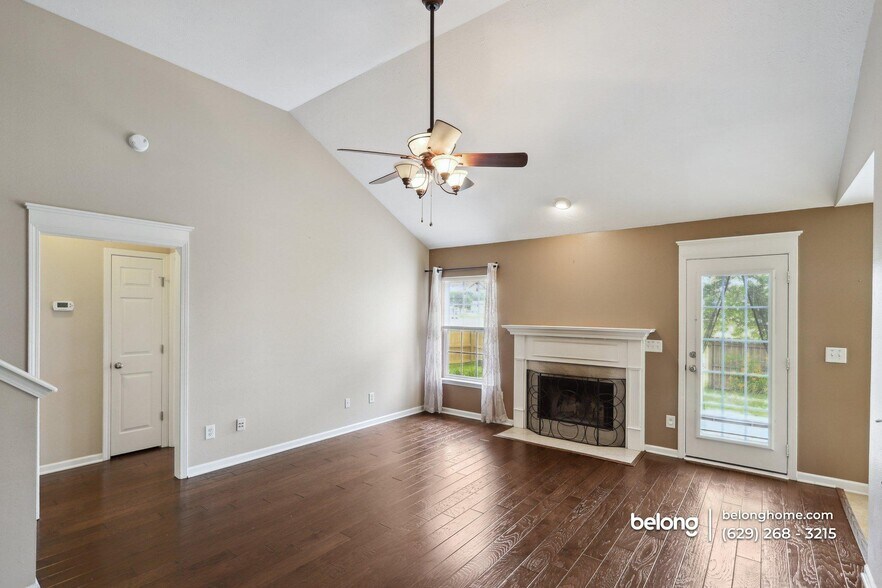 Building Photo - 404 Birdstone Dr