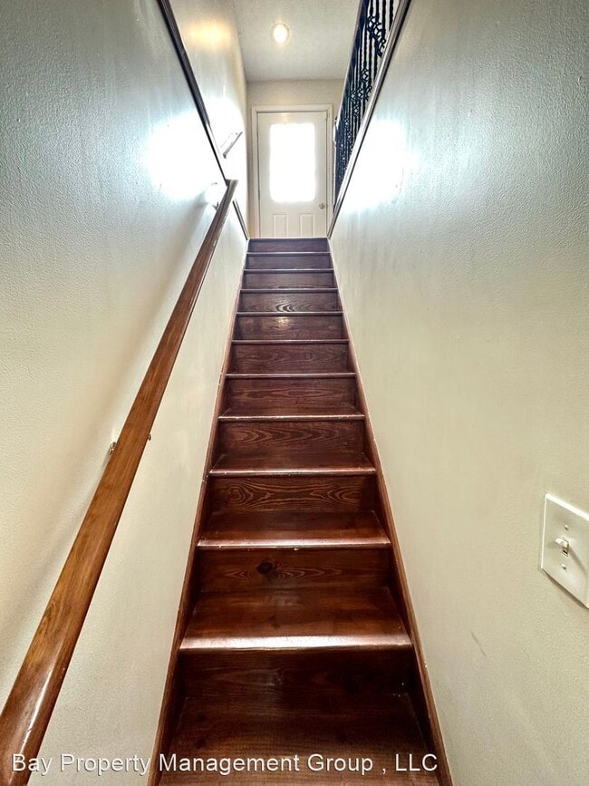 Building Photo - 3 br, 2 bath House - 1123 Race Street