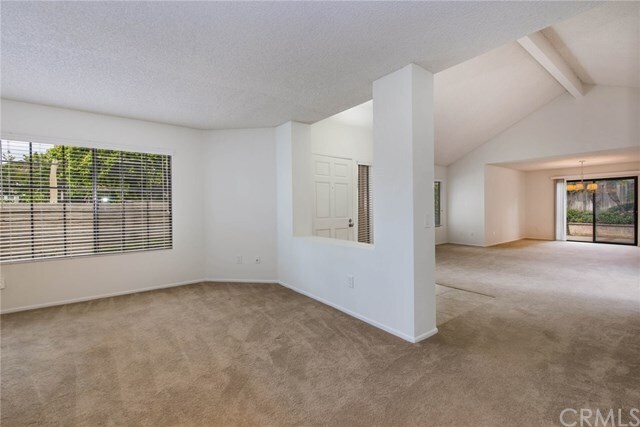 Building Photo - 12 Foxglen
