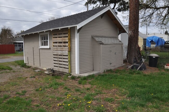 Building Photo - Single Family Home on Spokanes North Side!