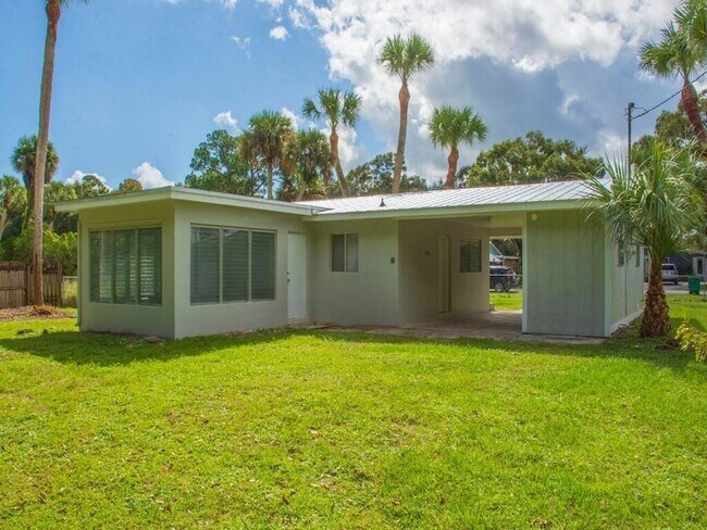 Building Photo - 7502 Pacific Ave