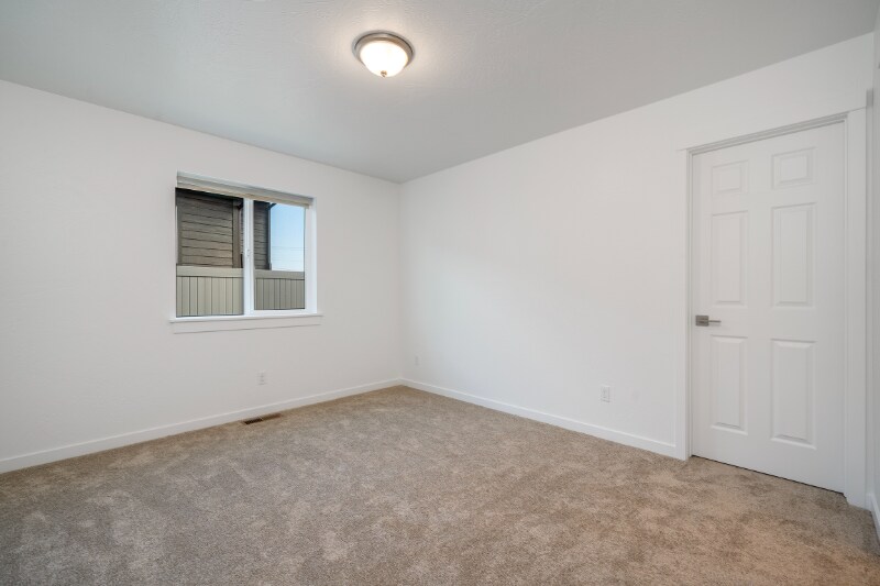 Building Photo - 120 W View Dr