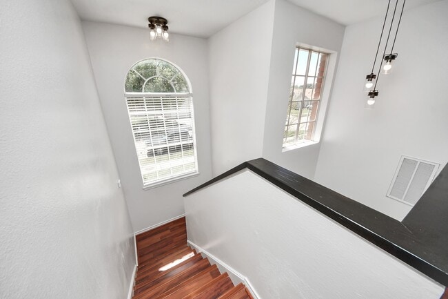 Building Photo - 8026 Big Oak Trail Dr