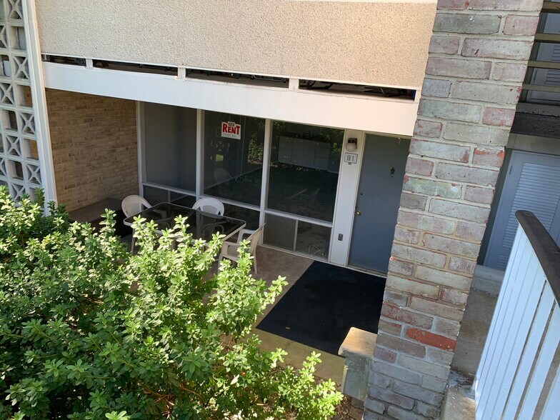 Building Photo - 7509 Spring Lake Dr