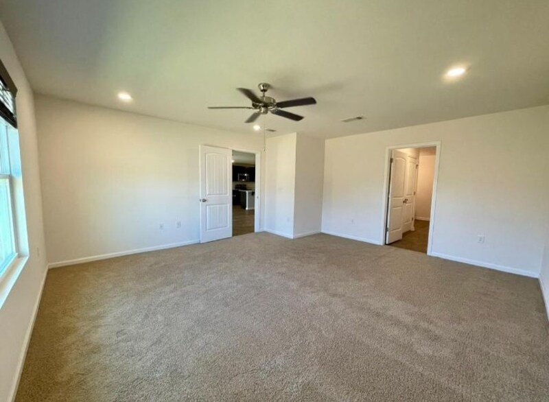 Building Photo - 910 Merganser Way