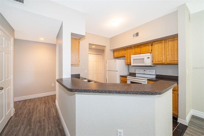 Building Photo - 5953 Westgate Dr