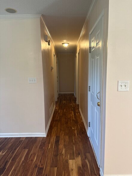 Building Photo - 343 Hobson Dr