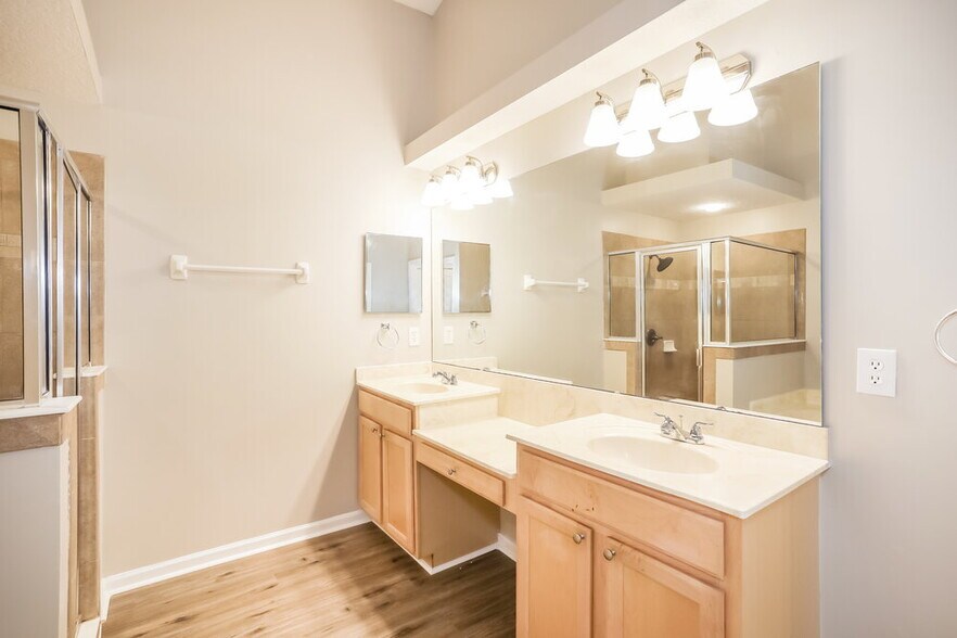 Building Photo - 952 Silver Spring Ct
