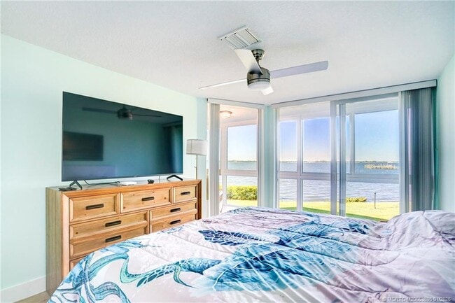 Building Photo - 2370 NE Ocean Blvd