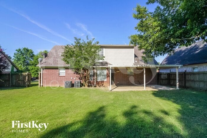 Building Photo - 7680 Bramble Ln