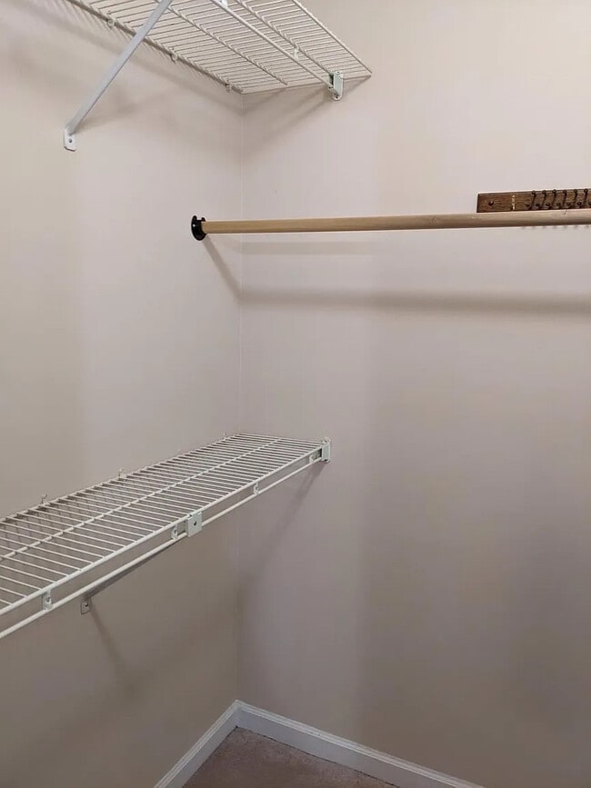 Building Photo - Room in House on Karl Ct