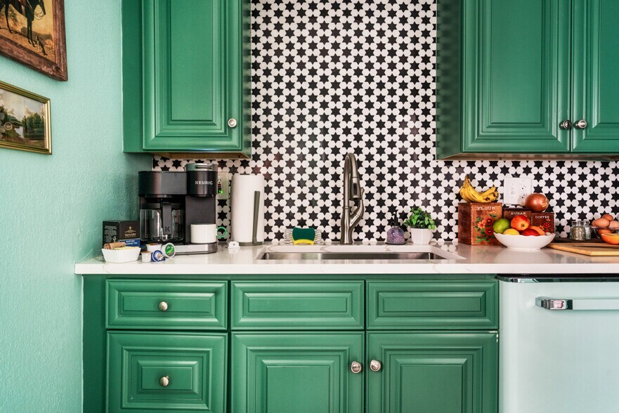 Building Photo - 713 Grandin Rd