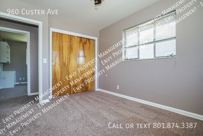 Building Photo - 960 Custer Ave