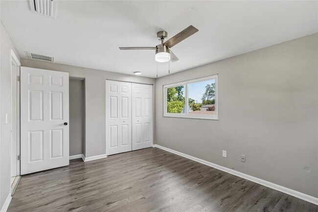 Building Photo - 7111 Gateway Ct