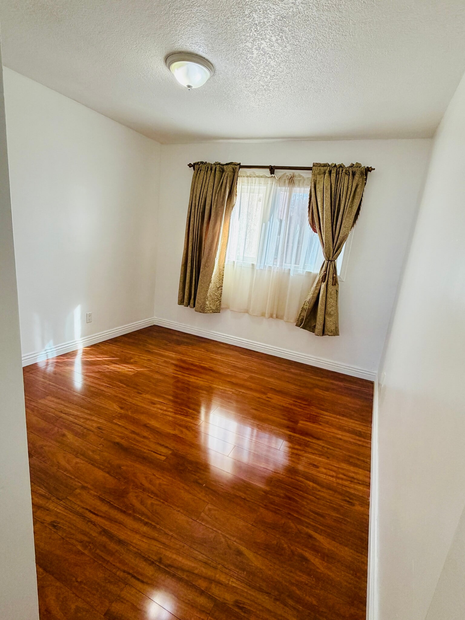 Building Photo - 6815 Sowell Ave