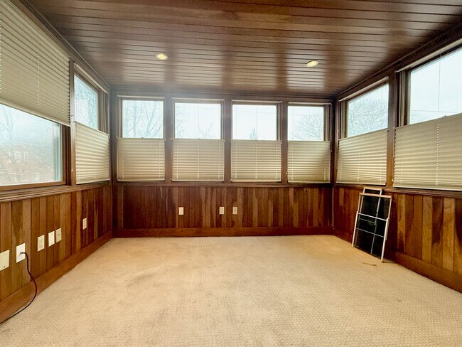 Building Photo - 2723-25-25A N Downer