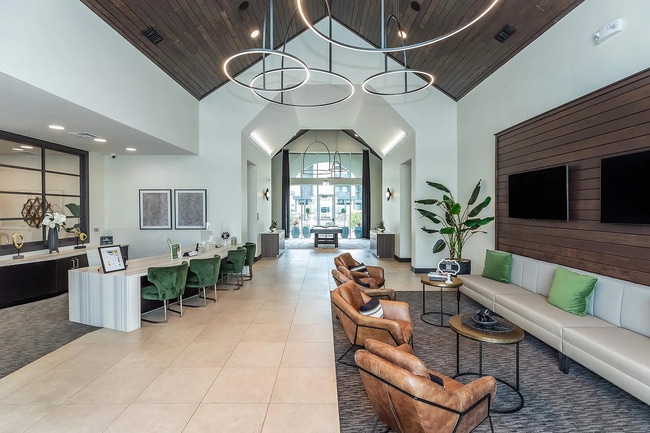 Building Photo - 698 Basilica Bay Dr