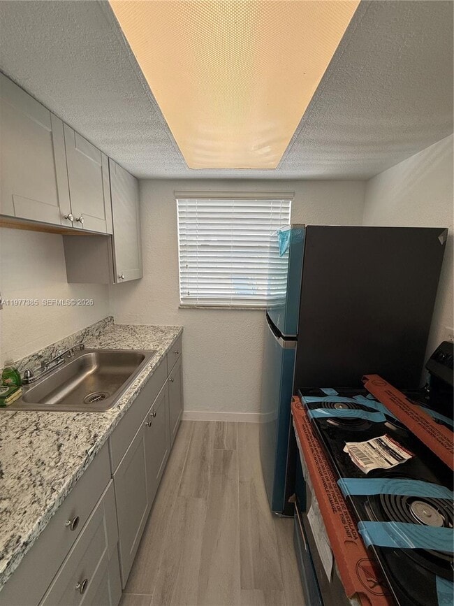 Building Photo - 1629 NW N River Dr