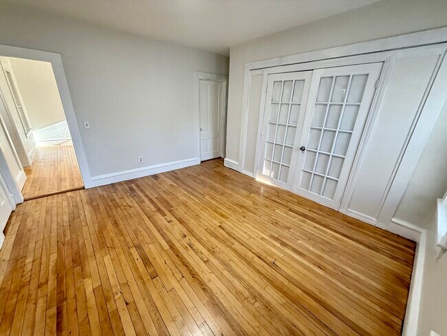 Building Photo - 1045 Pine St