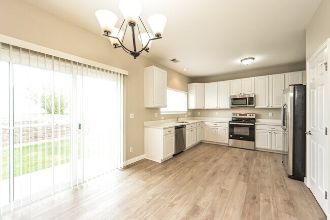 Building Photo - 24762 E Wyoming Cir
