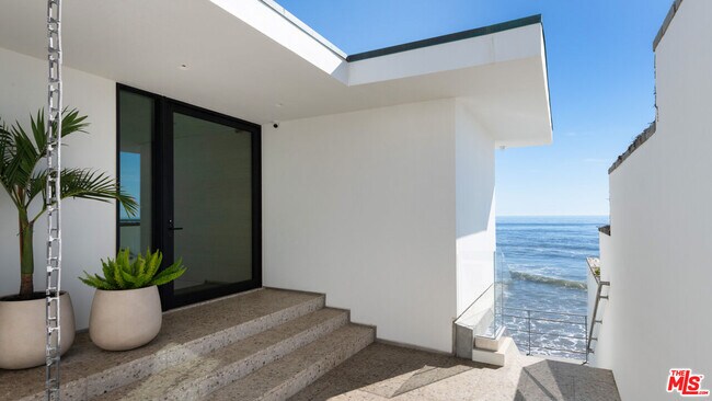 Building Photo - 31388 Broad Beach Rd