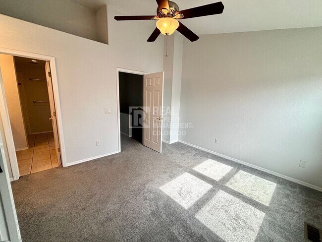 Building Photo - 119 Iveystone Ct
