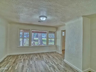 Building Photo - 2580 Poplar Dr