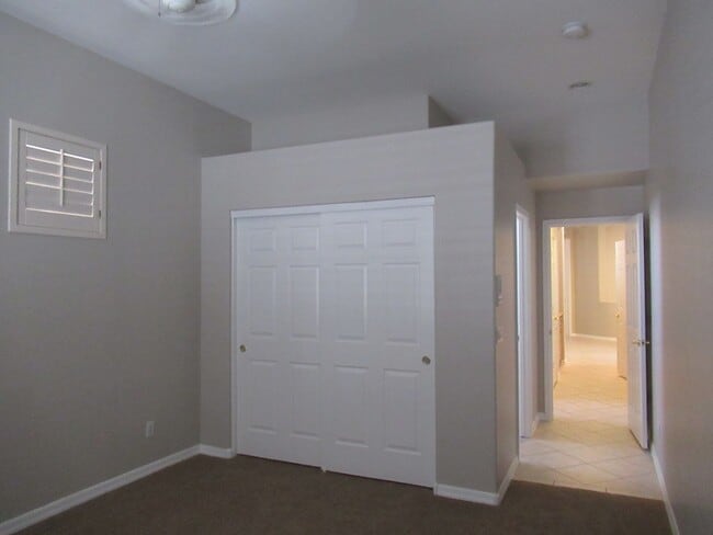 Building Photo - Nice 2 Bedroom Plus Bonus Room / 2 Bath Home in Chandler Gated Community!