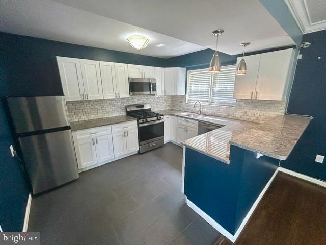 Building Photo - 413 S Wickham Rd