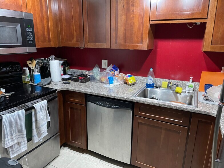 Building Photo - 39 Symphony Rd