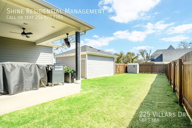 Building Photo - 225 Villars Dr