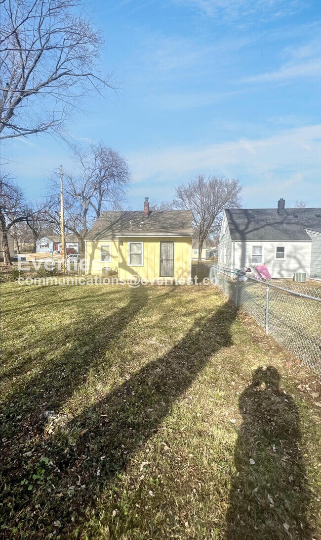 Building Photo - 2811 E 58th St