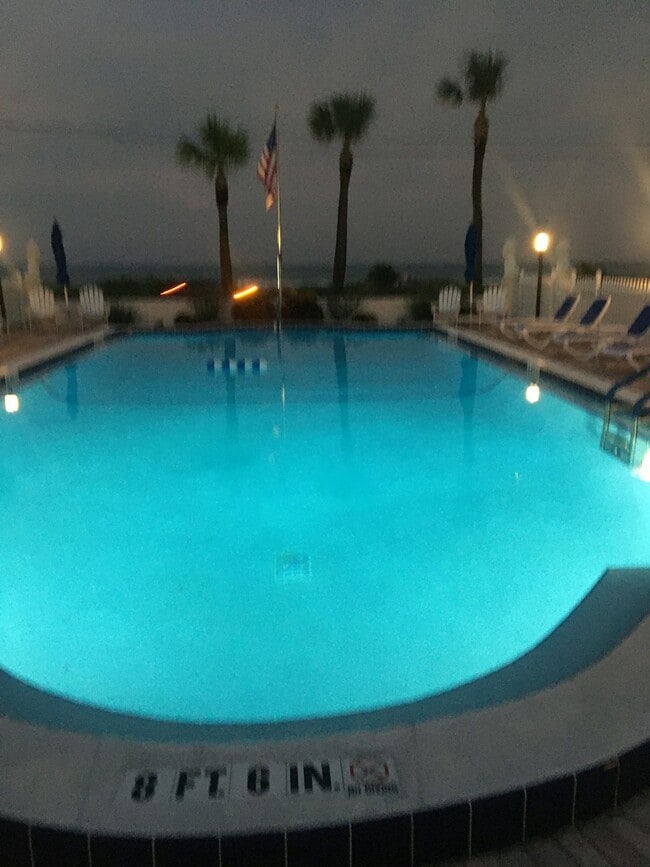 Building Photo - 1926 Ocean Shore Blvd