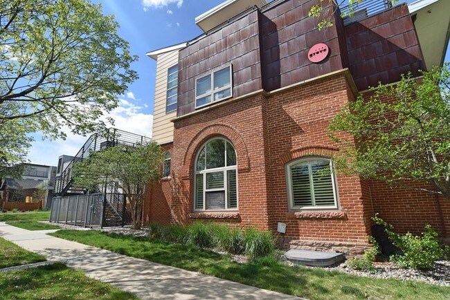 Building Photo - 2501 Grove St