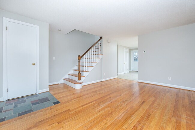 Building Photo - 29 Medford St