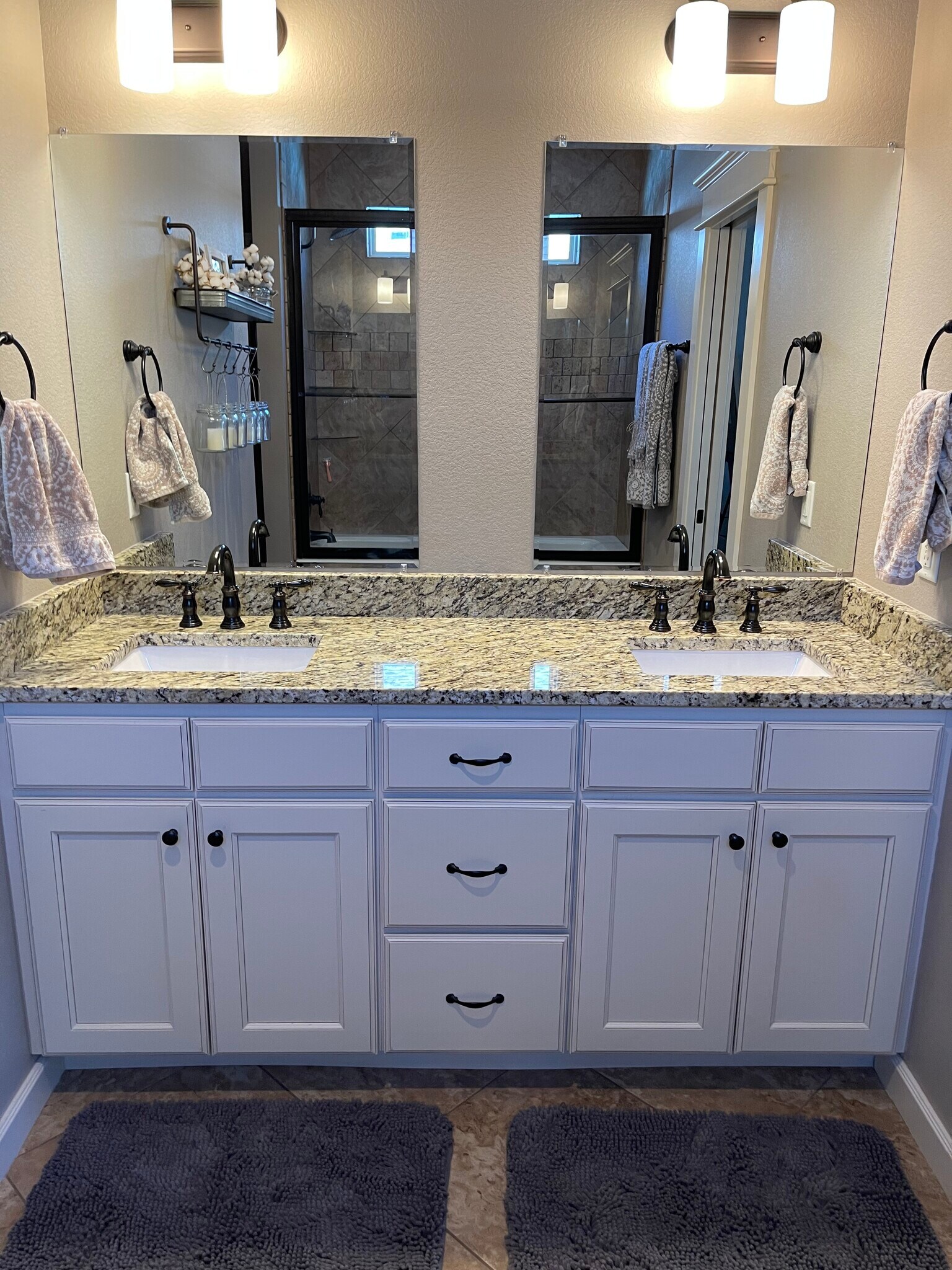 Building Photo - 3810 W Pawnee Rd