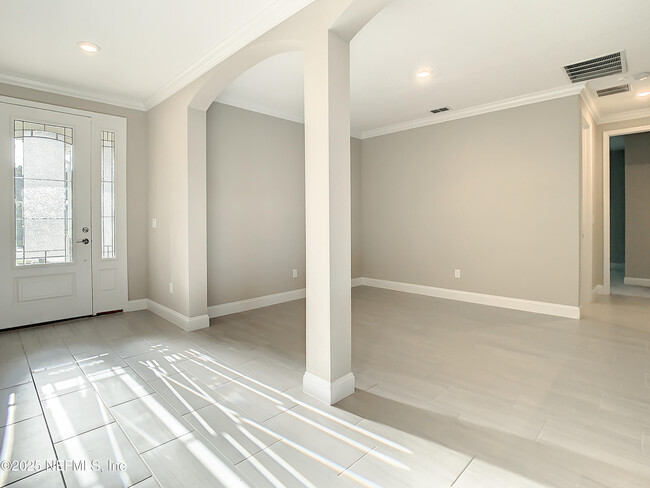 Building Photo - 380 Brybar Dr