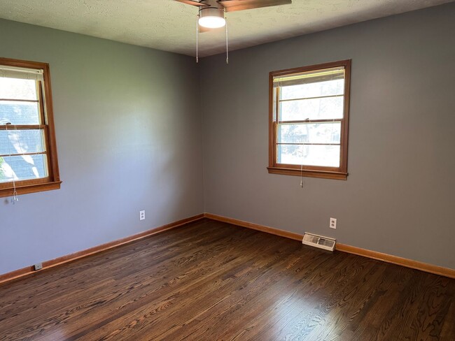 Building Photo - Charming Midtown 3BR Near Benson & UNO for...