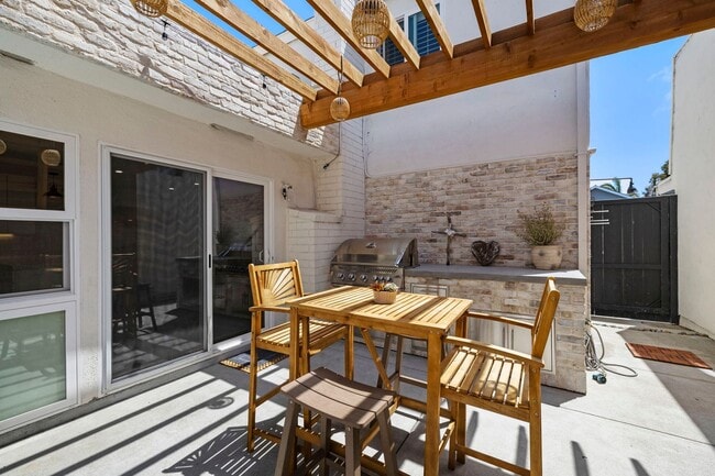 Building Photo - 32971 Avenida Del Rosal