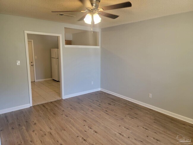 Building Photo - 1030 Sable Dr